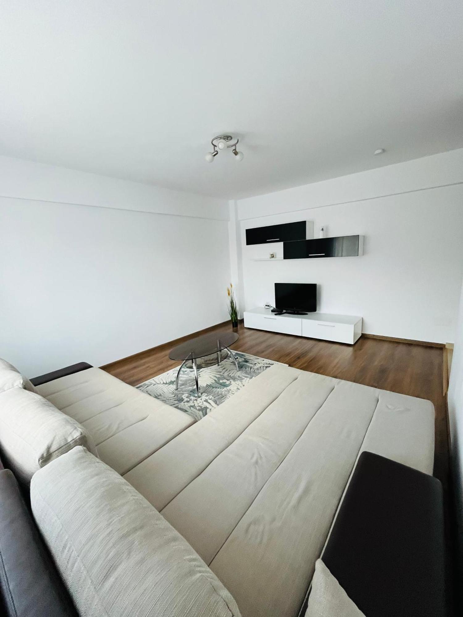 Green Apartaments Zarnesti Exterior photo
