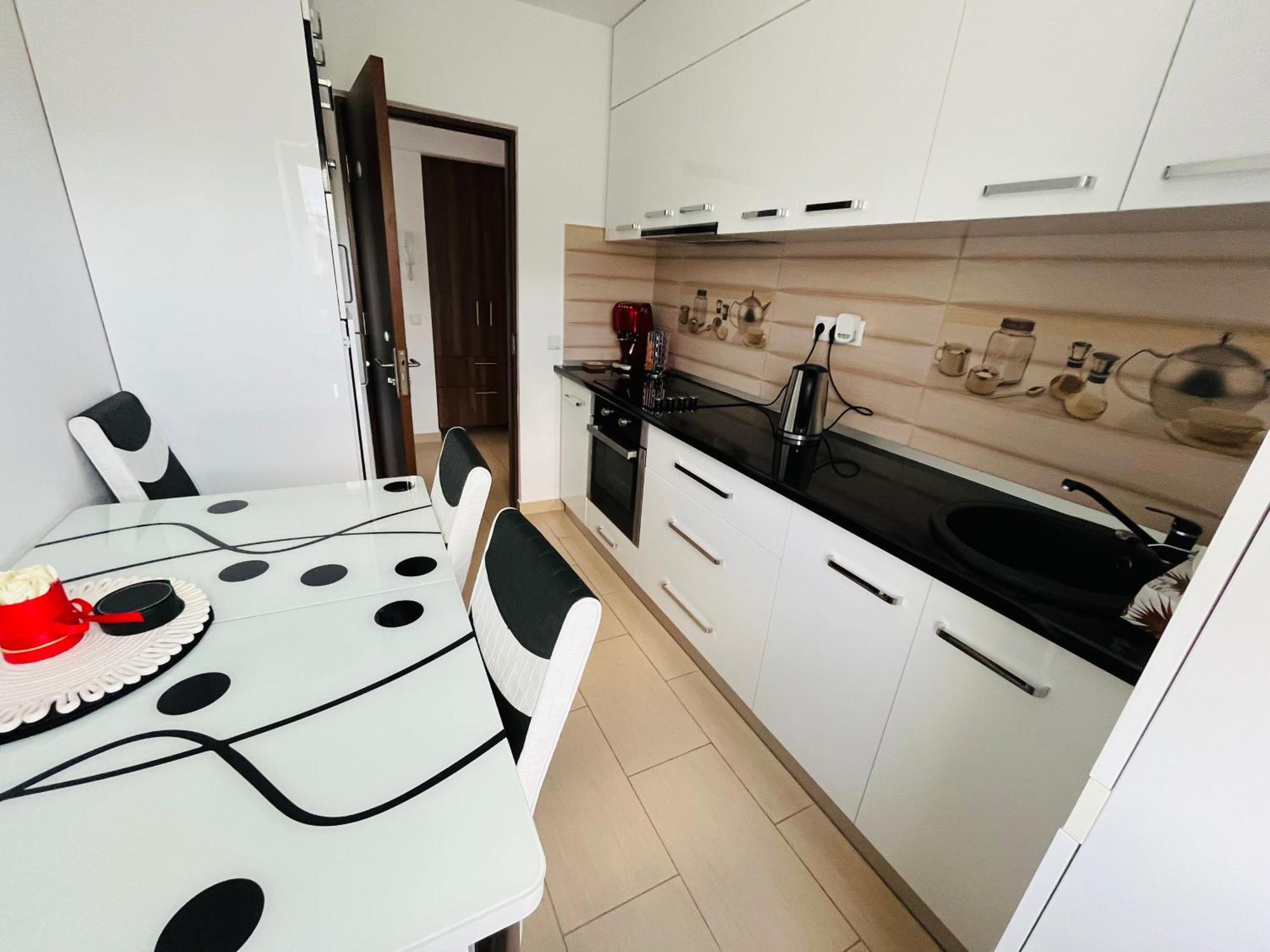 Green Apartaments Zarnesti Exterior photo